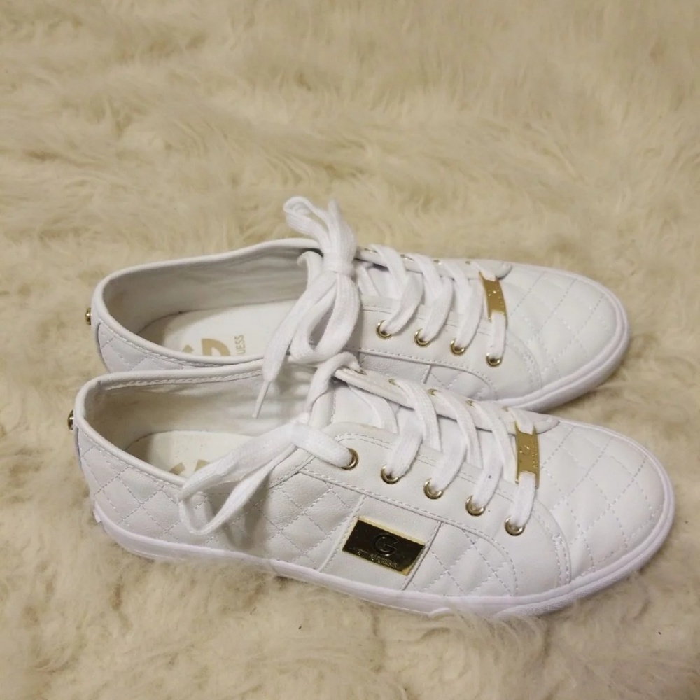 SOLD!!!!!! Guess Shoes